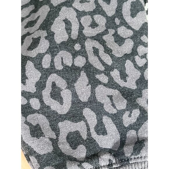 Torrid Sweatshirt Women 22 Black Pullover Round Neck 24 Gray Animal Print Active - Picture 6 of 15